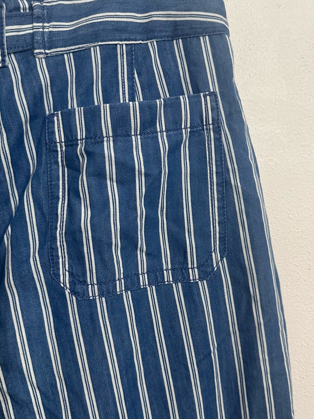 American Eagle Outfitters Blue and White Vertical Stripe Wide-Leg Pants Size 8 - Picture 7 of 14